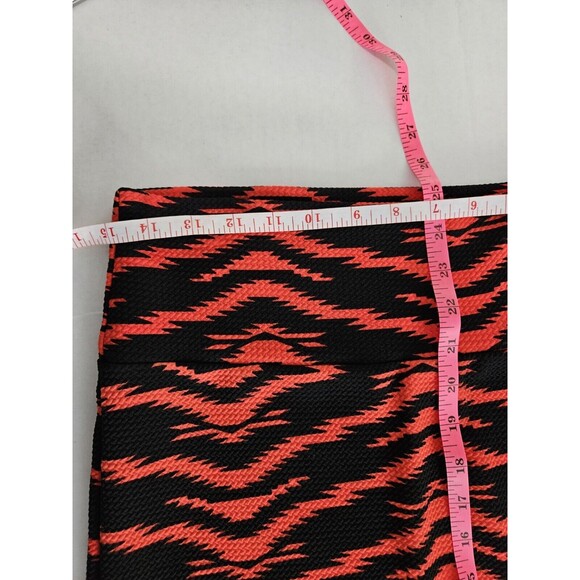 LuLaRoe Black And Red Stretch Skirt Size M - Picture 3 of 5